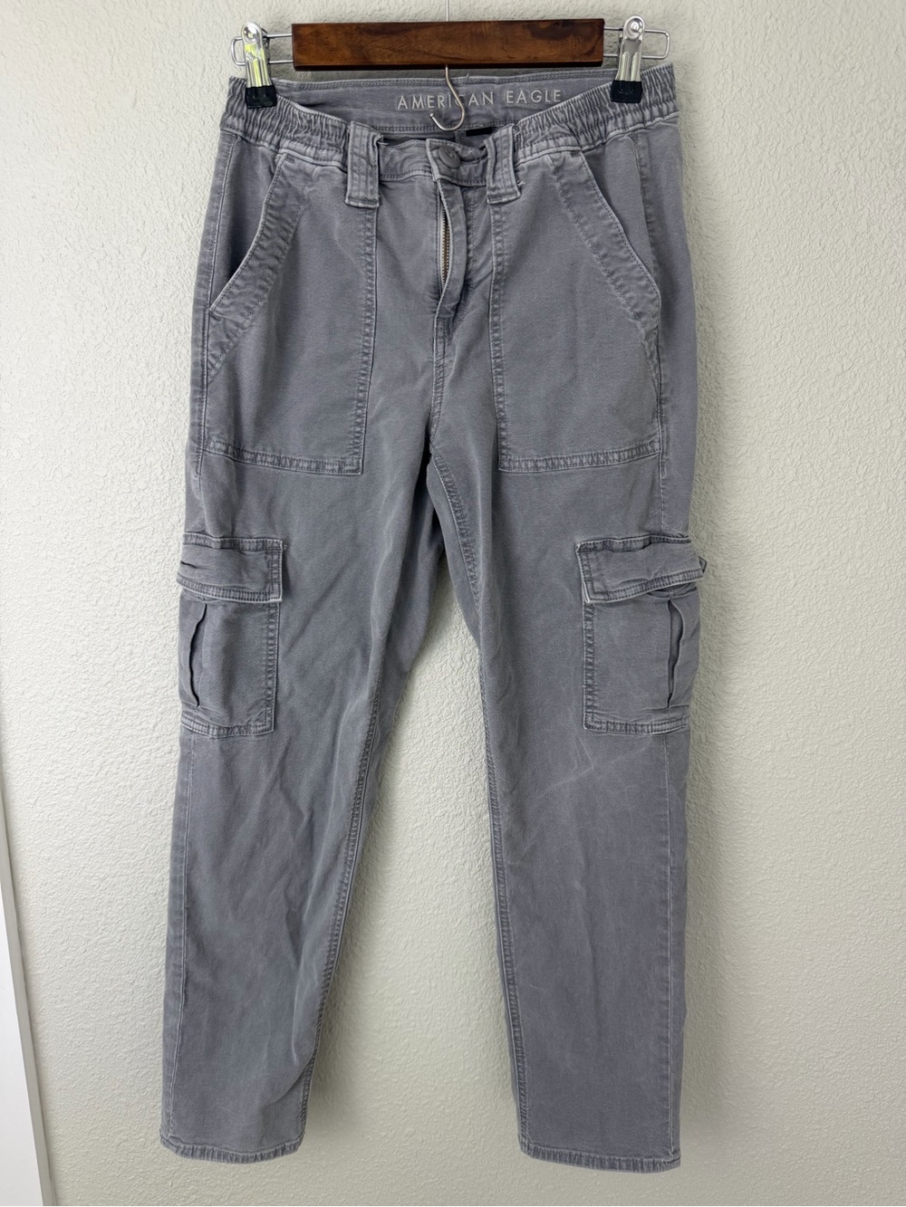 American Eagle Outfitters Gray Cargo Pants women’s size 2 short